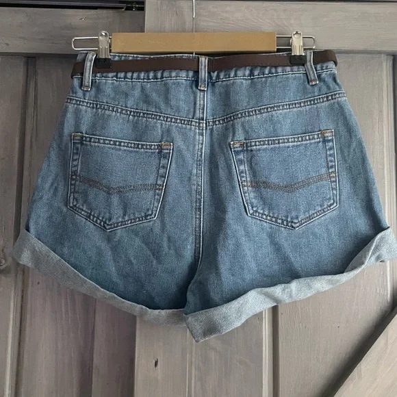CIDER WOMENS Denim shorts with belt high waisted size M NWT - Picture 7 of 12